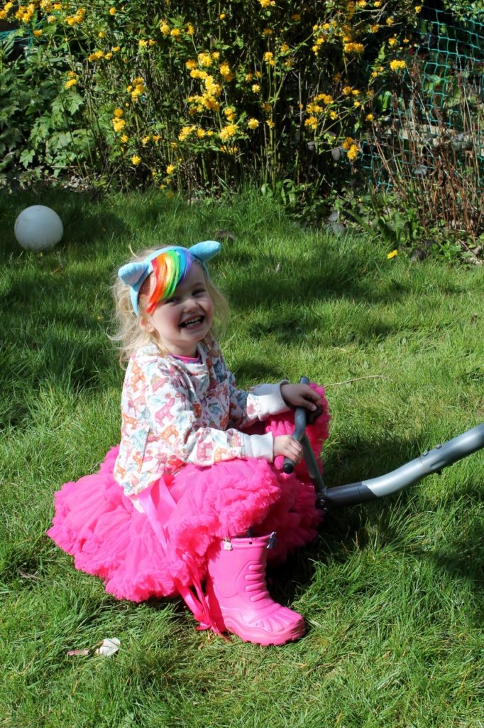 D on the seesaw (853x1280)