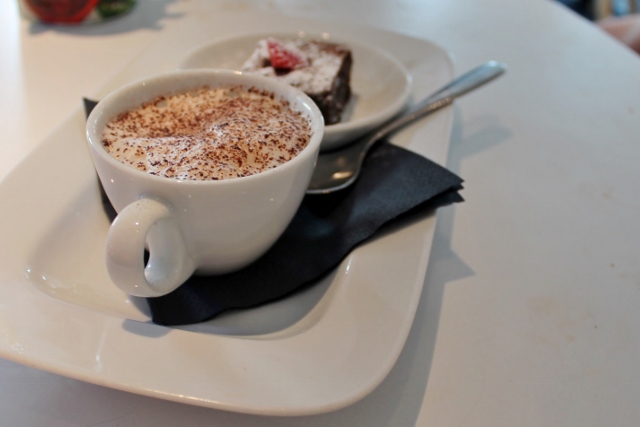 Pizza Express ice age bambinoccino and brownie (640x427)